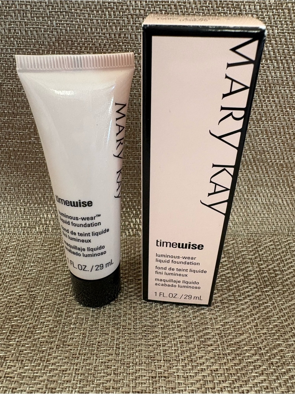 Mary Kay Timewise Luminous-Wear Liquid Foundation Ivory 3 (038698) New In Box